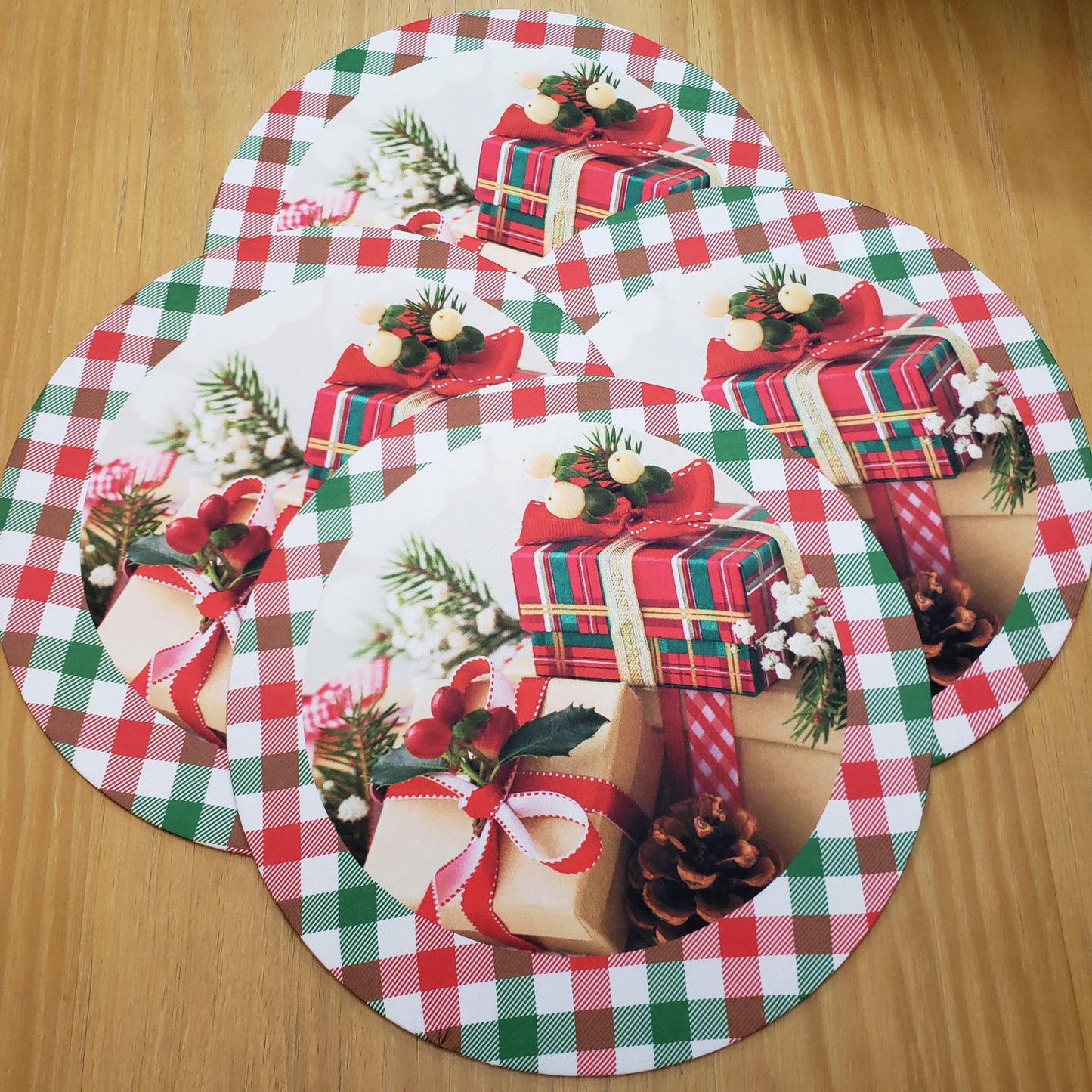 Set of 4 Round Placemats Covers Gift Box Cloth 14" Dia | Red