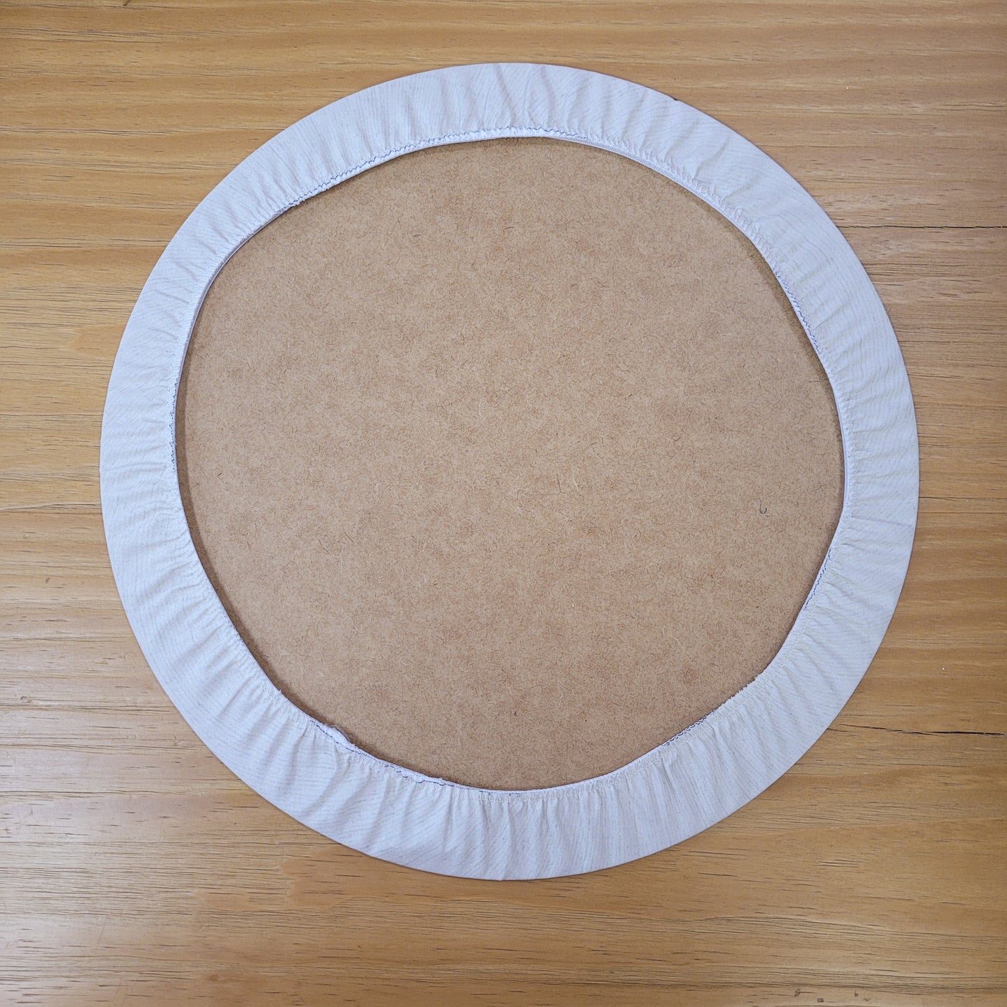 Set of 4 Round Placemats Covers Christmas Wreath Cloth 14" Dia | Beige