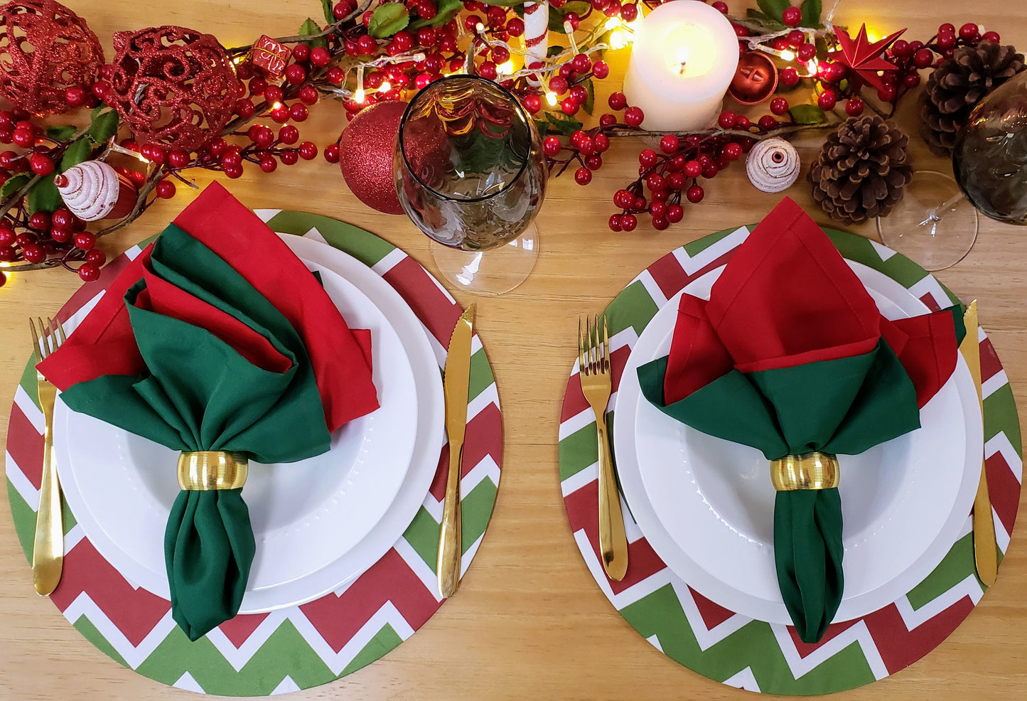 Set of 4 Round Placemats Covers Christmas Chevron Green Red Cloth 14" Dia | Red