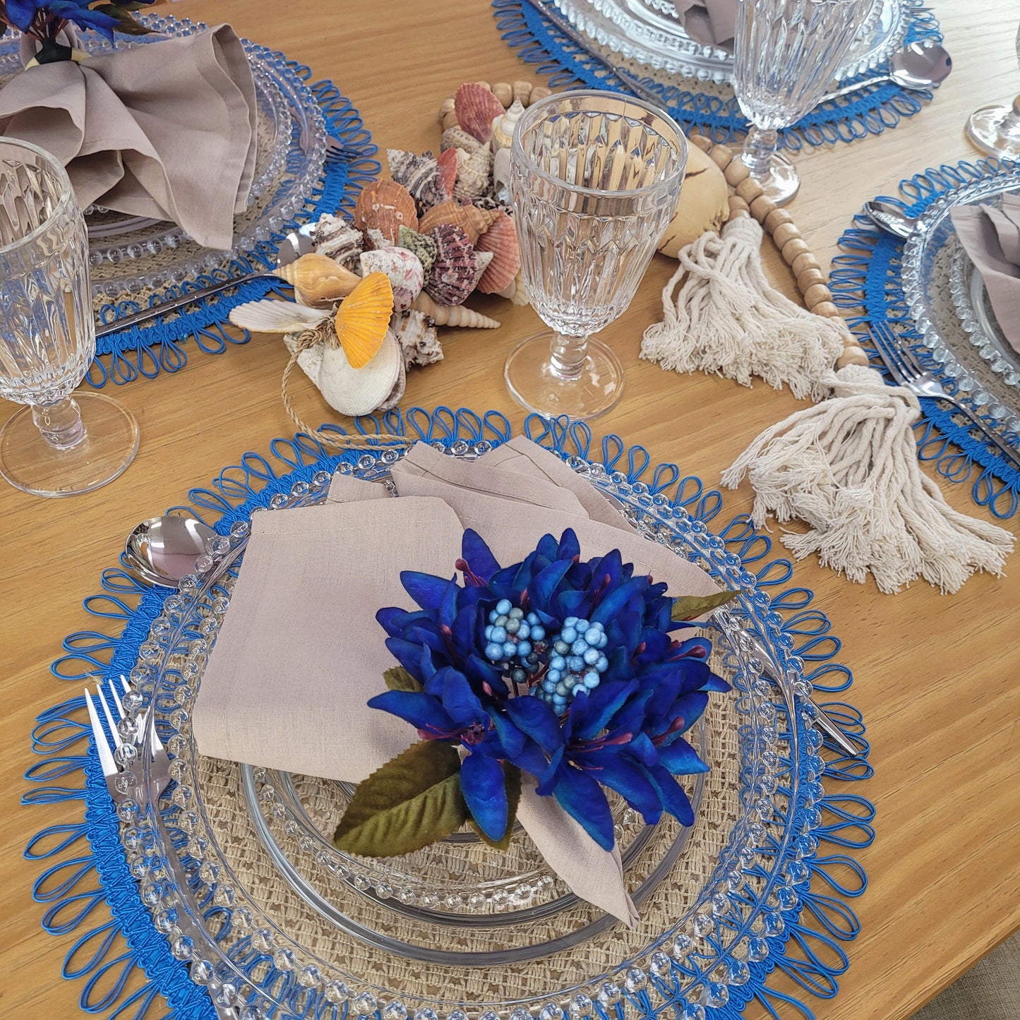 Charlo's Set of 2 Blue Sustainable Brazilian Jute Liz Round Placemats Sousplat 16" dia