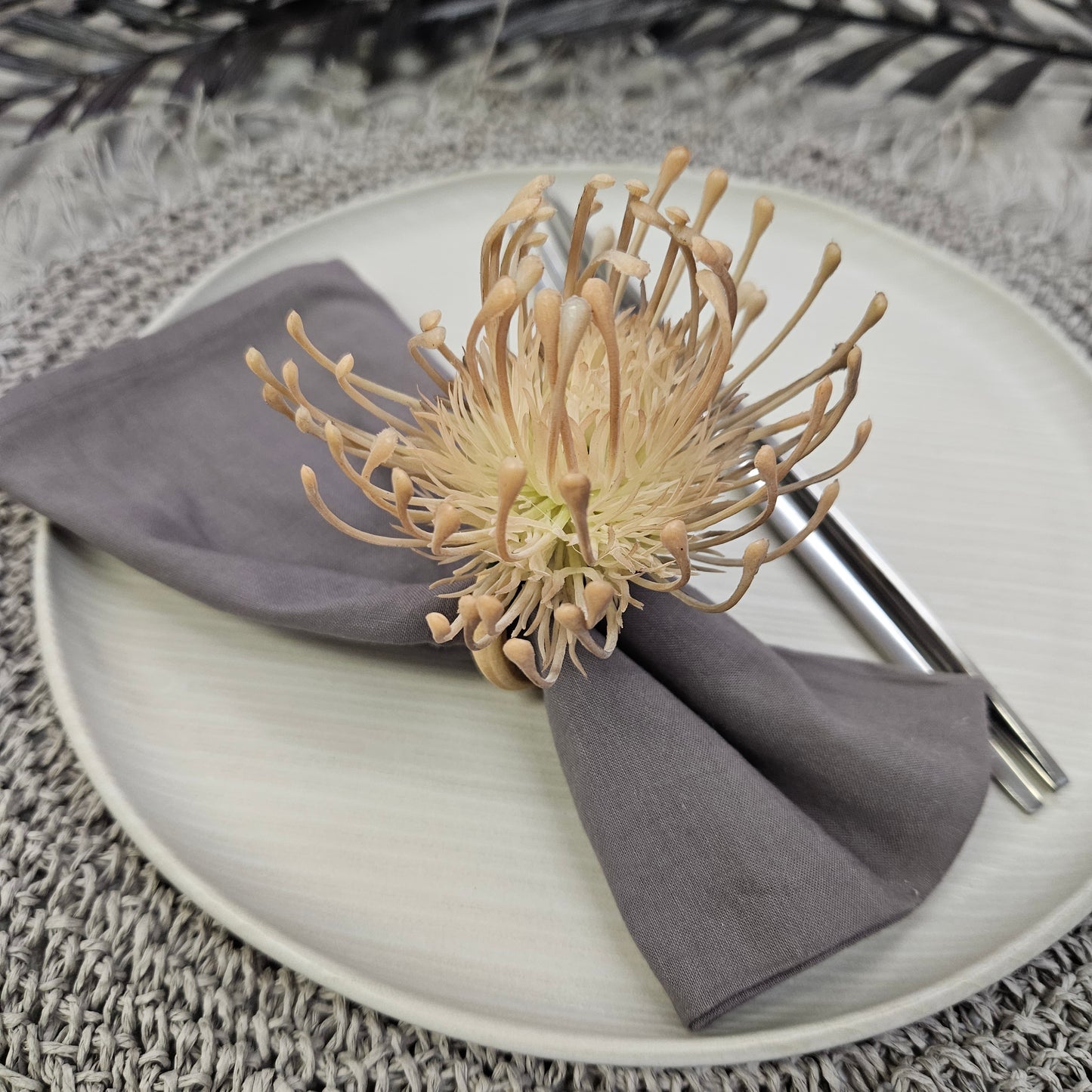Set of 4 Beige Rustic Savanna Flower Napkin Rings