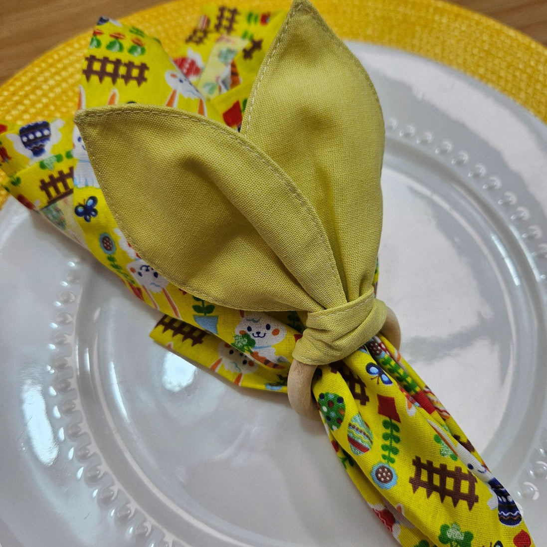 Guardanapos de Pano de Algodão Amarelo Páscoa Charlo Coelhinho da Páscoa Alegre 38x38cm