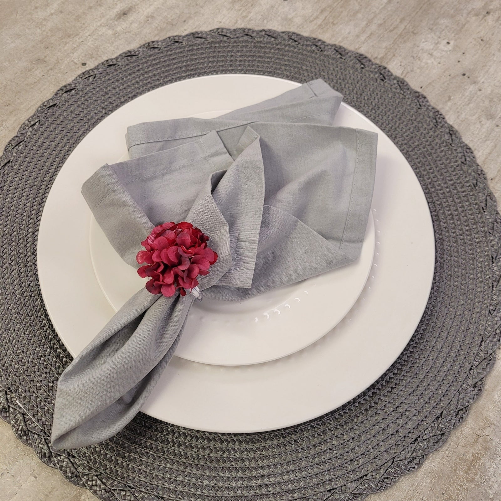 Anéis de guardanapo Charlo's conjunto de 4 unidades com pingente de crisântemo flor vermelho para decoração de mesa de jantar
