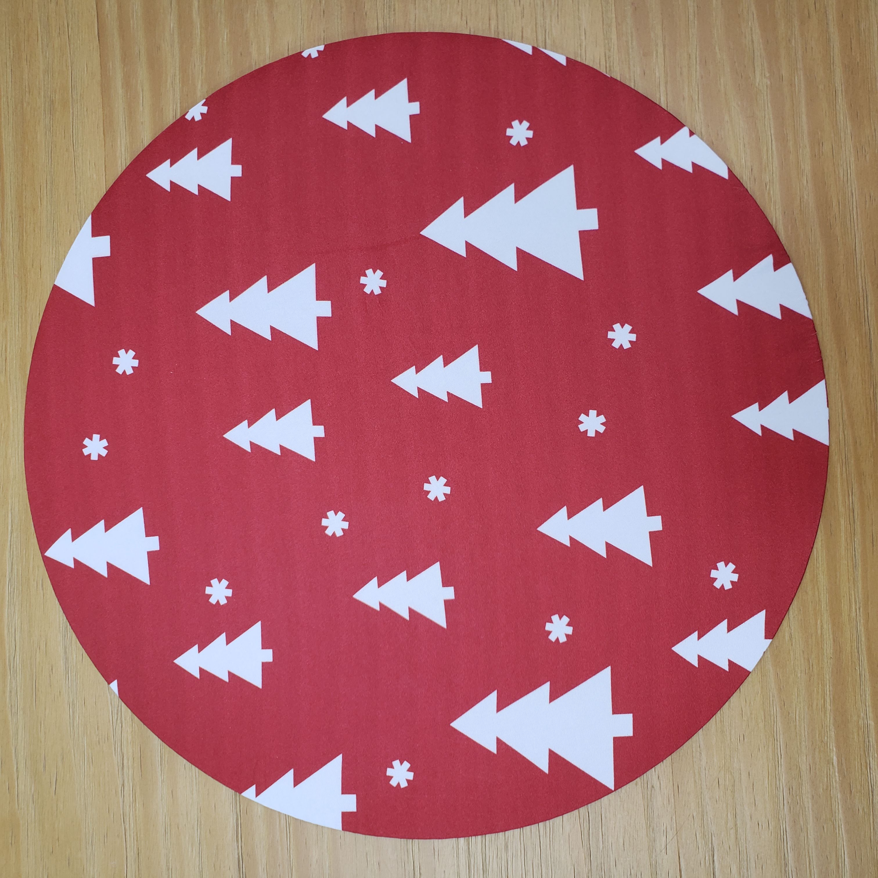 Conjunto de 4 Capas para Jogo Americano Redondo Árvore de Natal em Tecido 35,5 cm Diâmetro - Sintético - Vermelho