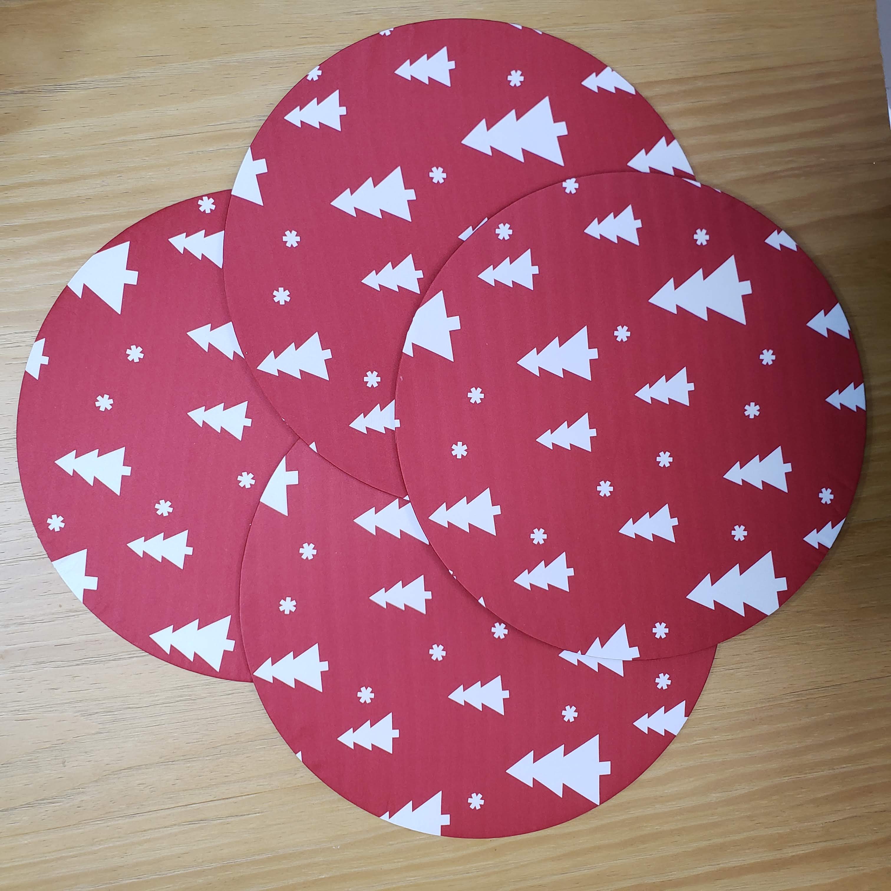 Conjunto de 4 Capas para Jogo Americano Redondo Árvore de Natal em Tecido 35,5 cm Diâmetro - Sintético - Vermelho