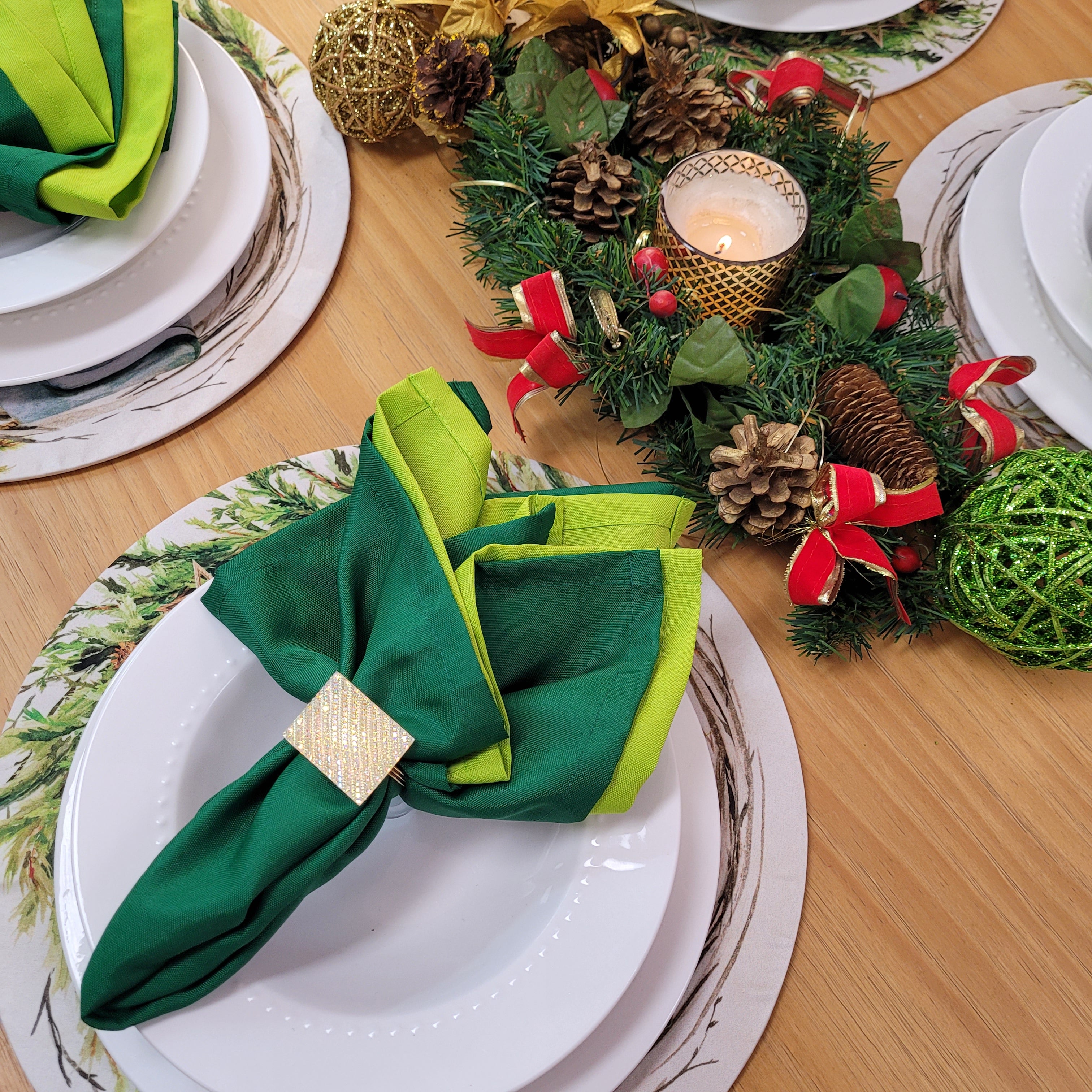 Conjunto de 4 Forros de Jogo Americano Redondos Guirlanda Lareira Pano de Natal 35,5 cm de Diâmetro - Verde