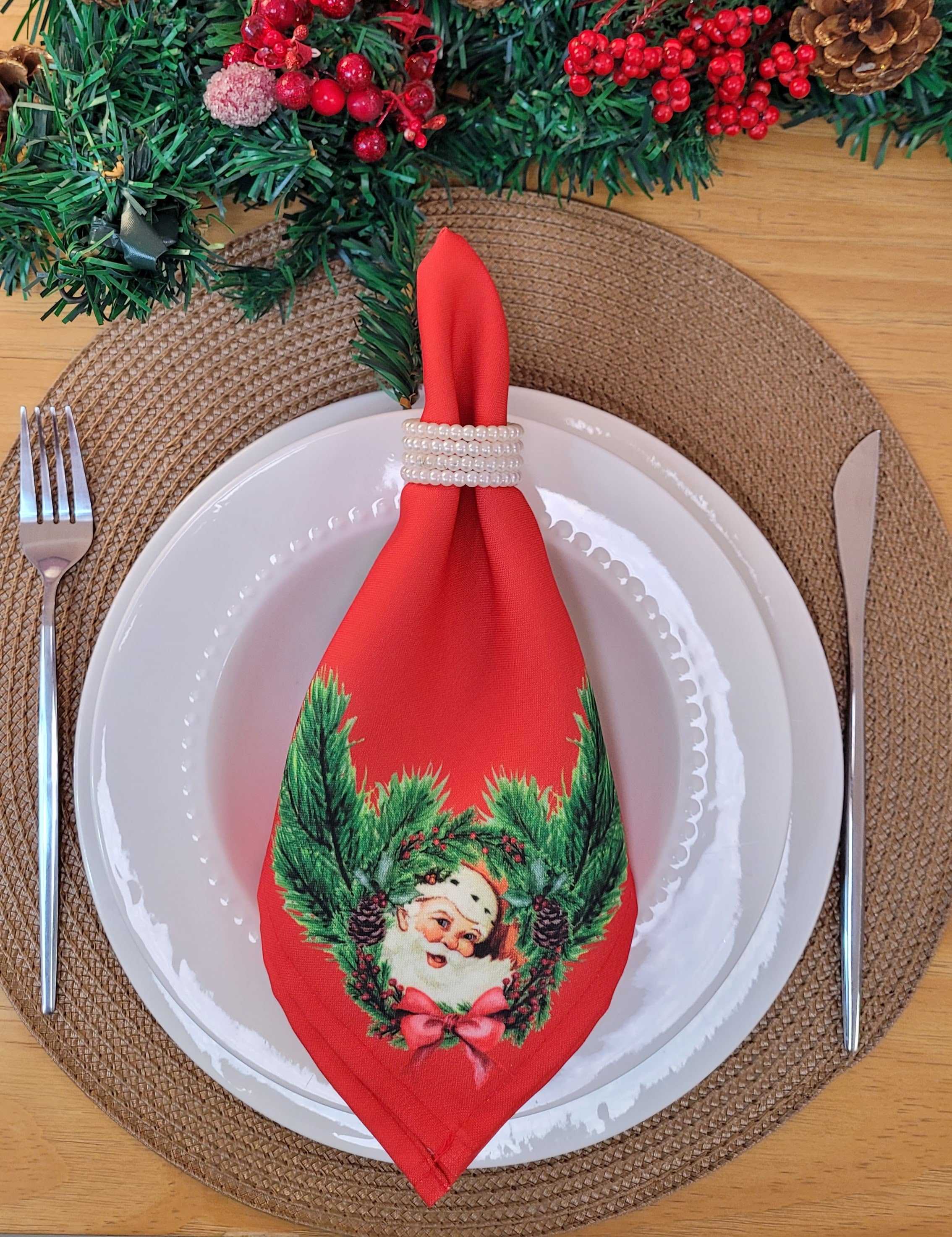 Charlo's Cloth Napkins Set of 4 Christmas Santa Claus 16
