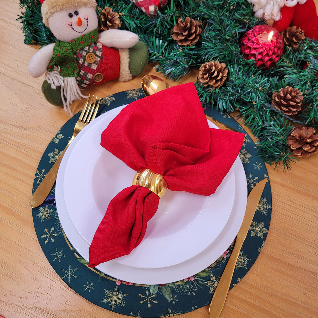 Maison Charlô | Conjunto com 4 Capas para Sousplats Redondos Pássaro de Natal de Tecido 35cm Diâmetro - Verde