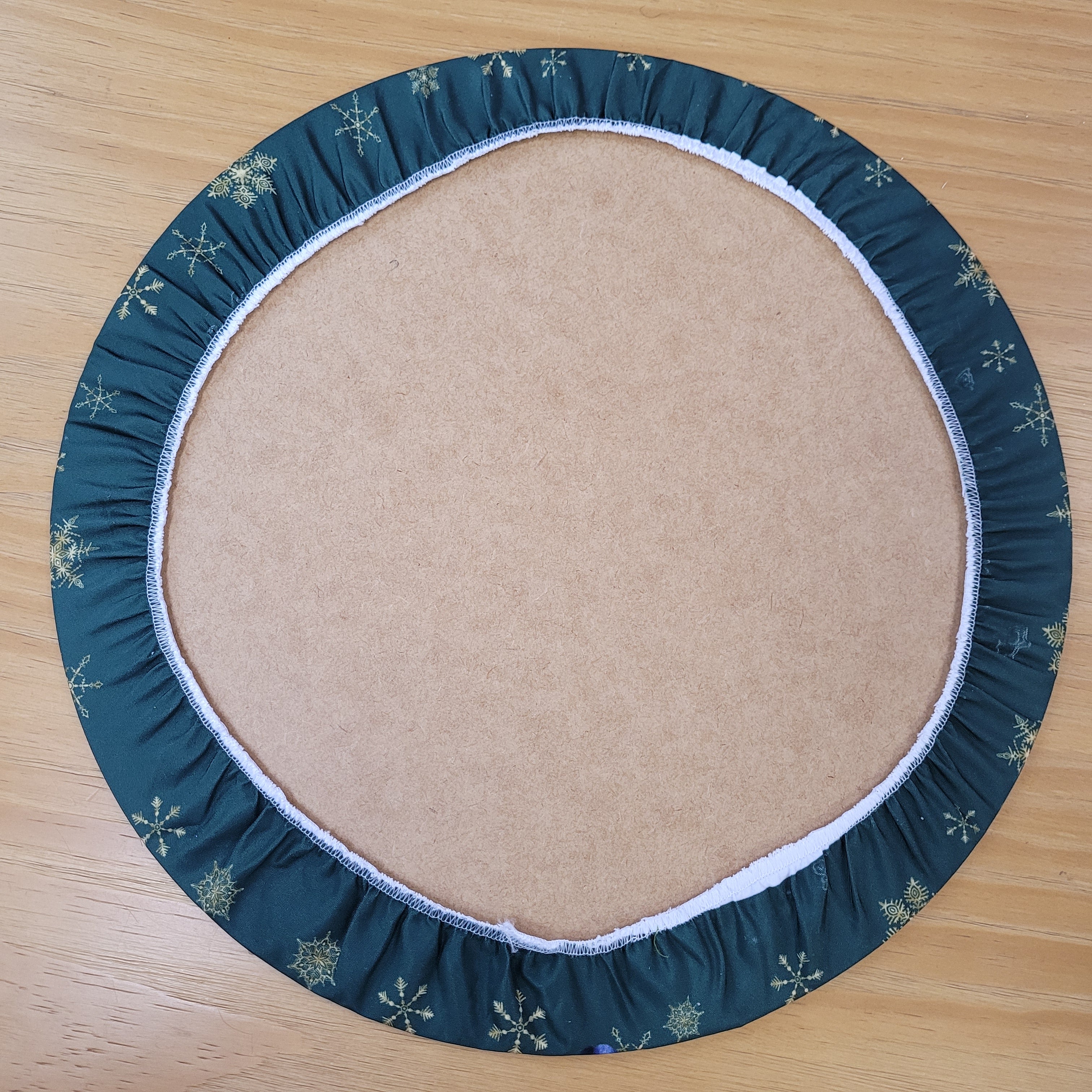 Maison Charlô | Conjunto com 4 Capas para Sousplats Redondos Pássaro de Natal de Tecido 35cm Diâmetro - Verde