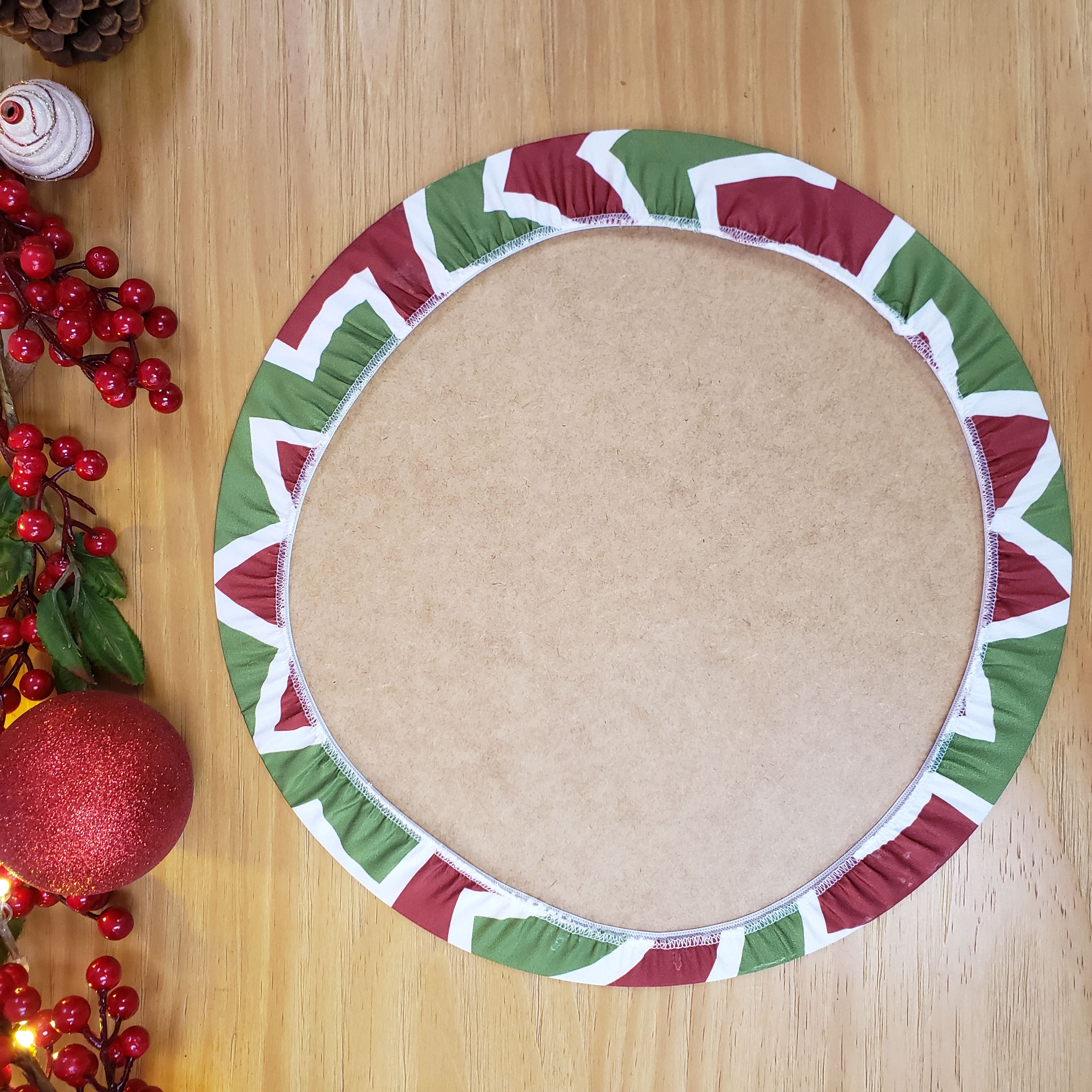 Set of 4 Round Placemats Covers Christmas Chevron Green Red Cloth 14