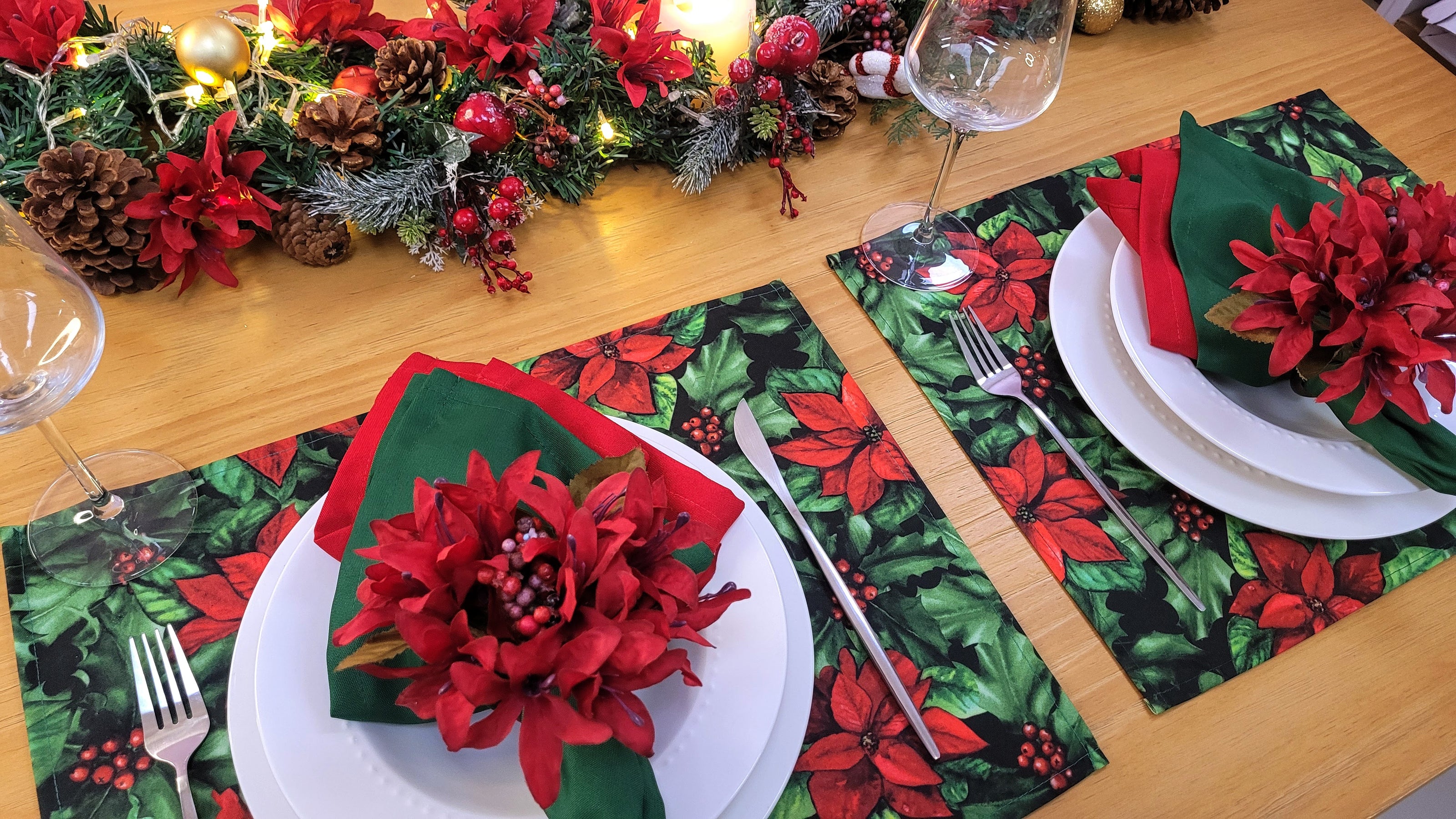 Set of 4 Placemats Christmas Flower Cloth Waterproof 17