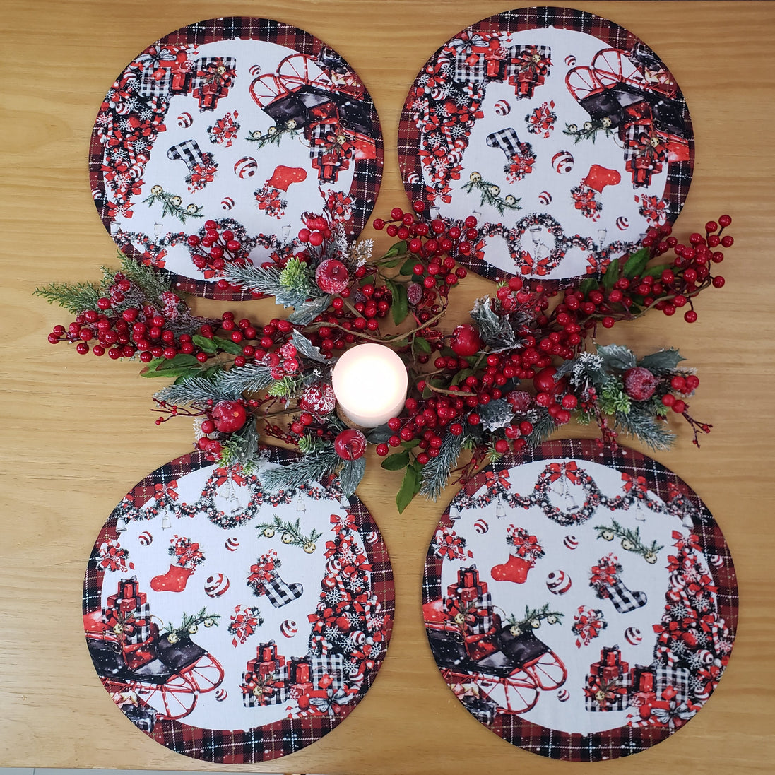 Conjunto de 4 Capas de Sousplat Redondas Cestas de Presente Pano de Natal 35,5 cm de Diâmetro - Vermelho