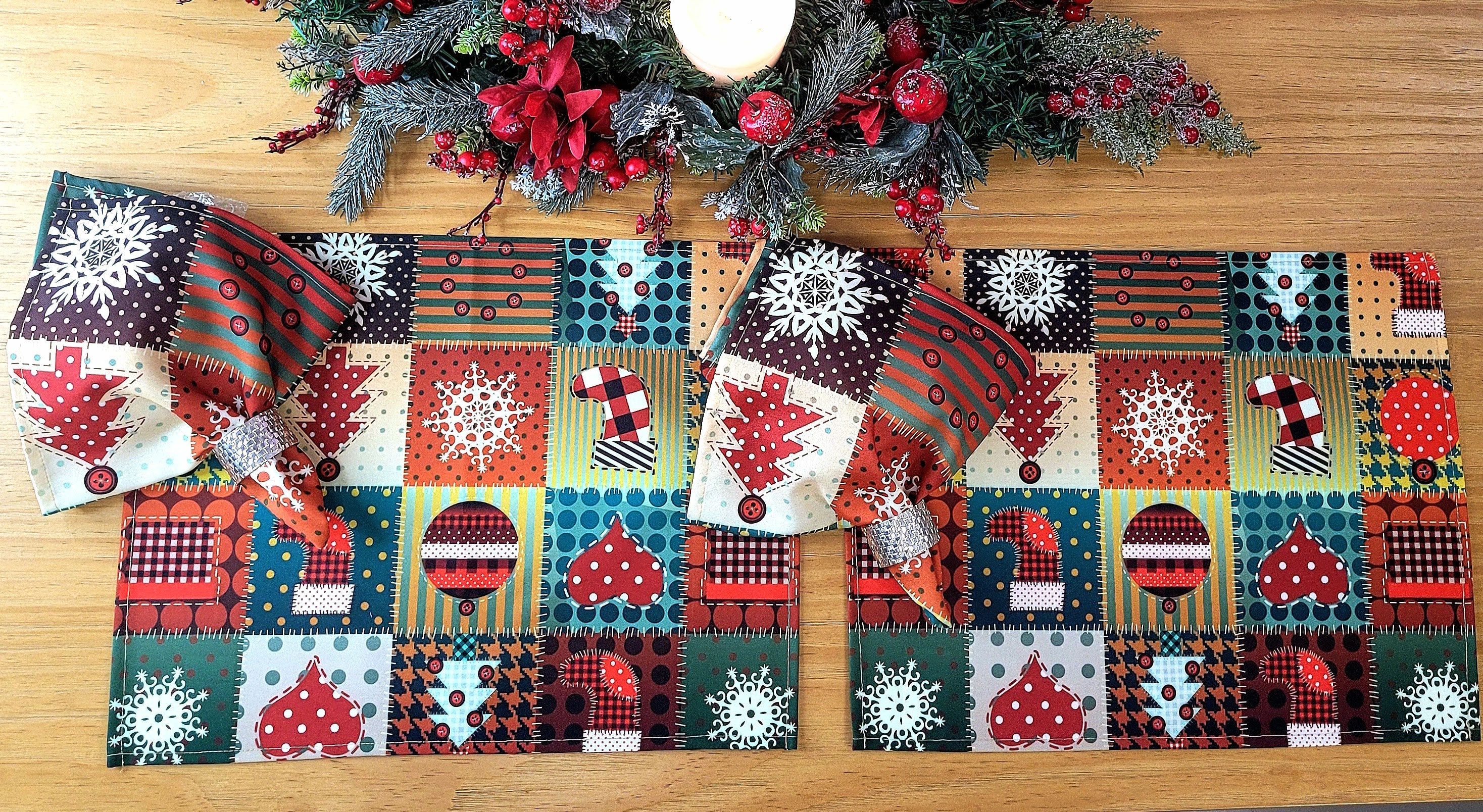 Set of 4 Placemats Christmas Patchwork Cloth Waterproof 17