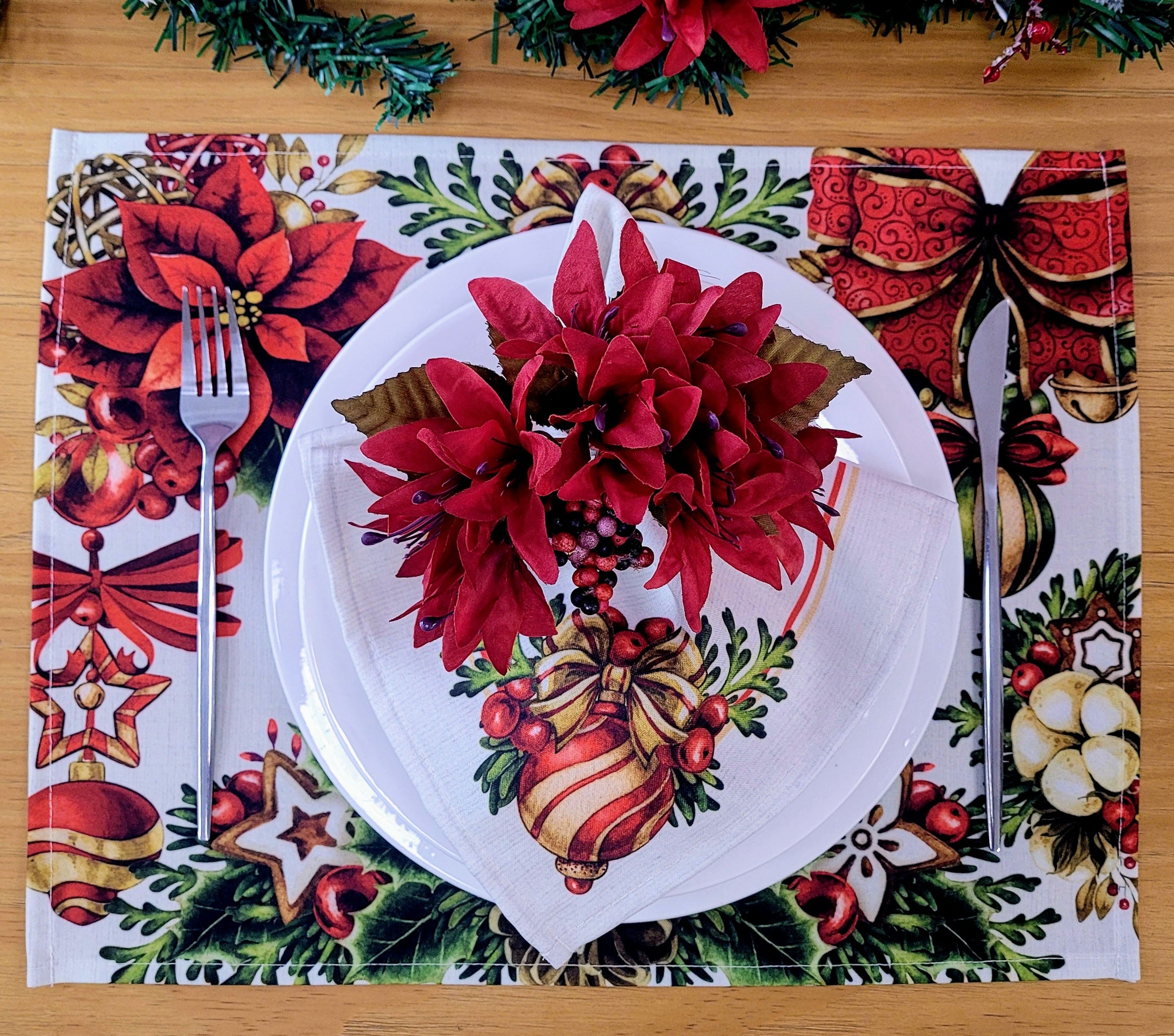 Set of 4 Placemats Christmas Party Wreath Cloth Waterproof 17