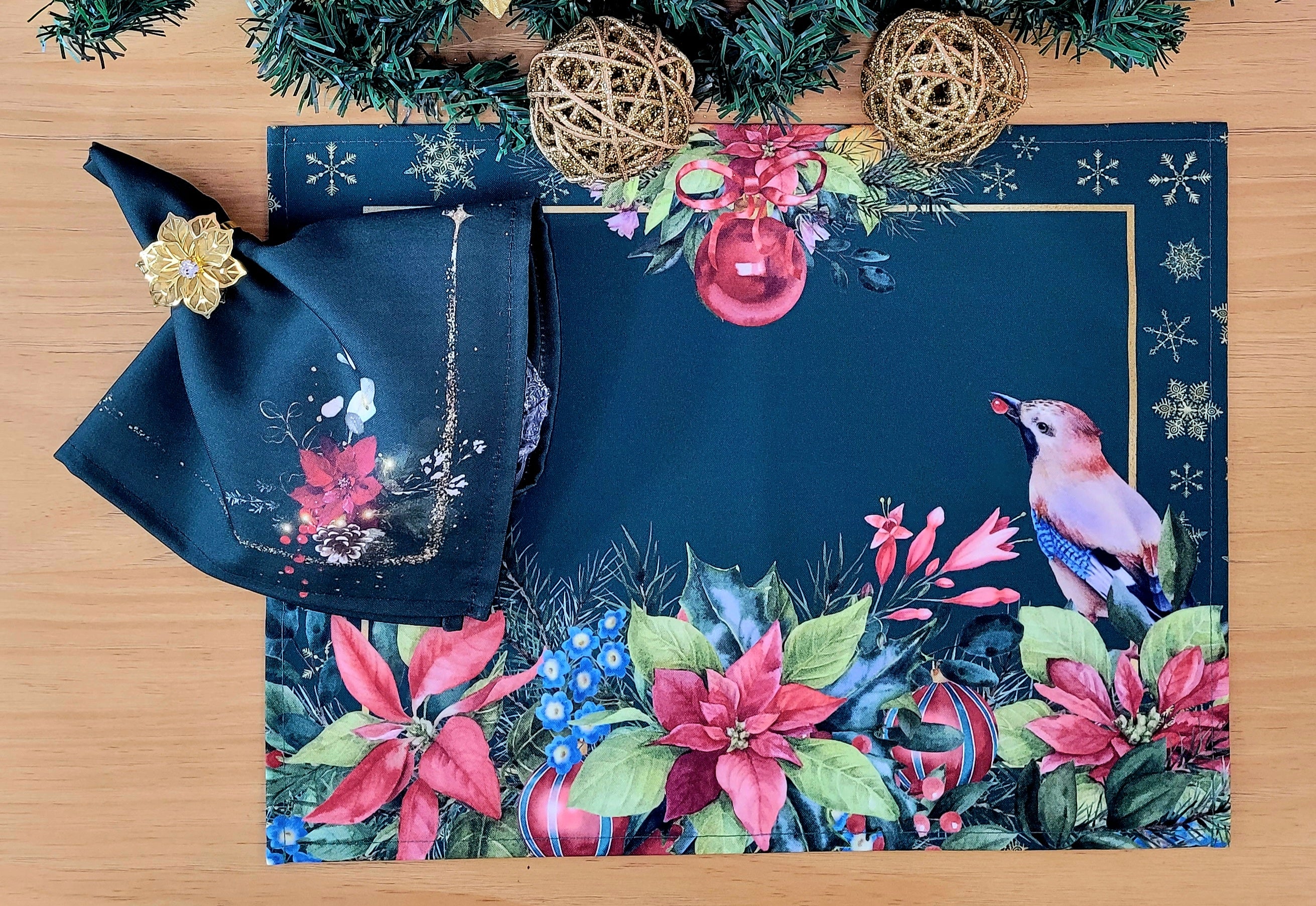 Set of 4 Placemats Christmas Bird Cloth Waterproof 17