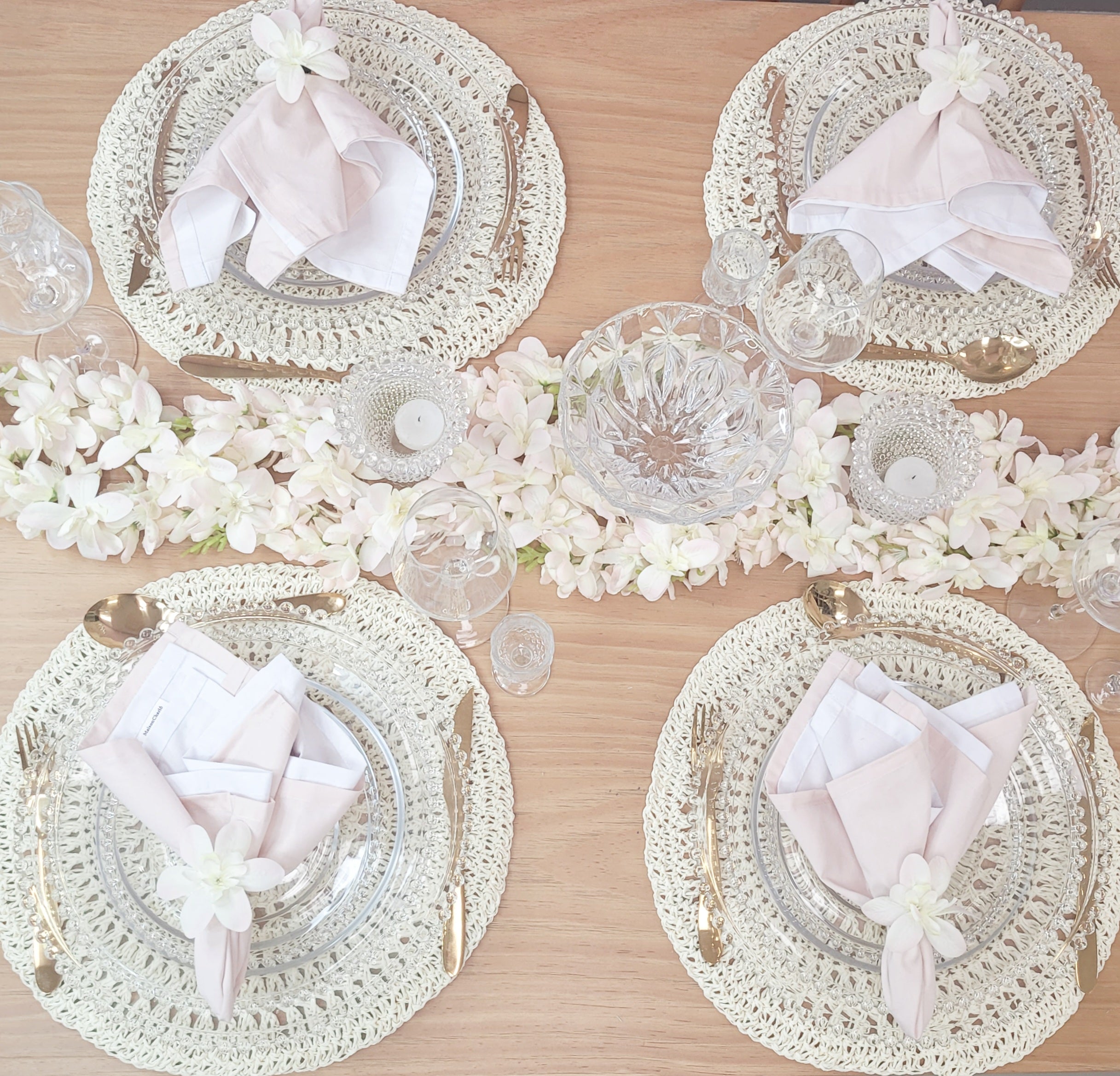 Charlo's Set of 4 Off White Sustainable Rustic Chic Round Placemats 16