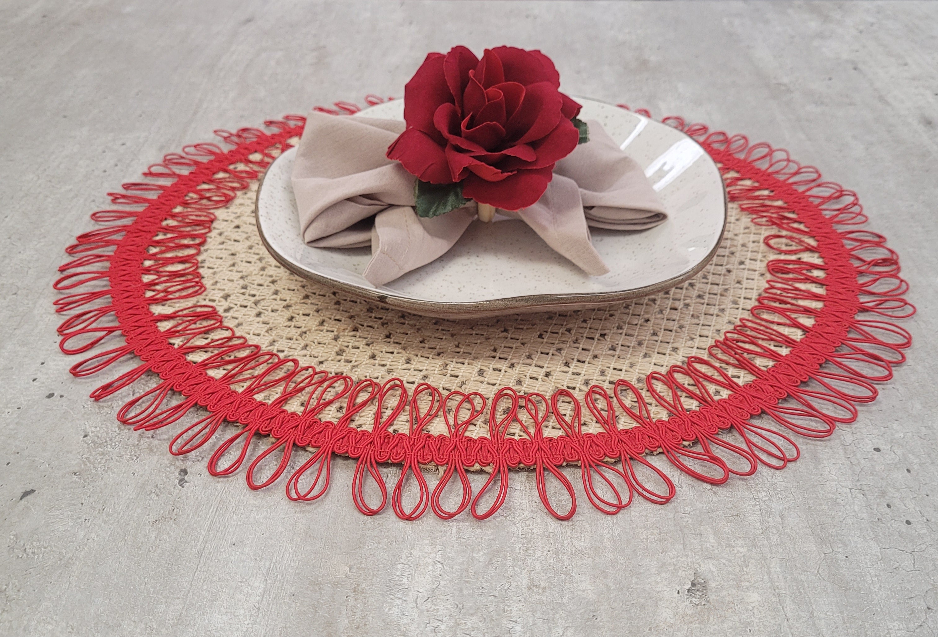 Charlo's Set of 2 Red Sustainable Brazilian Jute Liz Round Placemats Sousplat 16