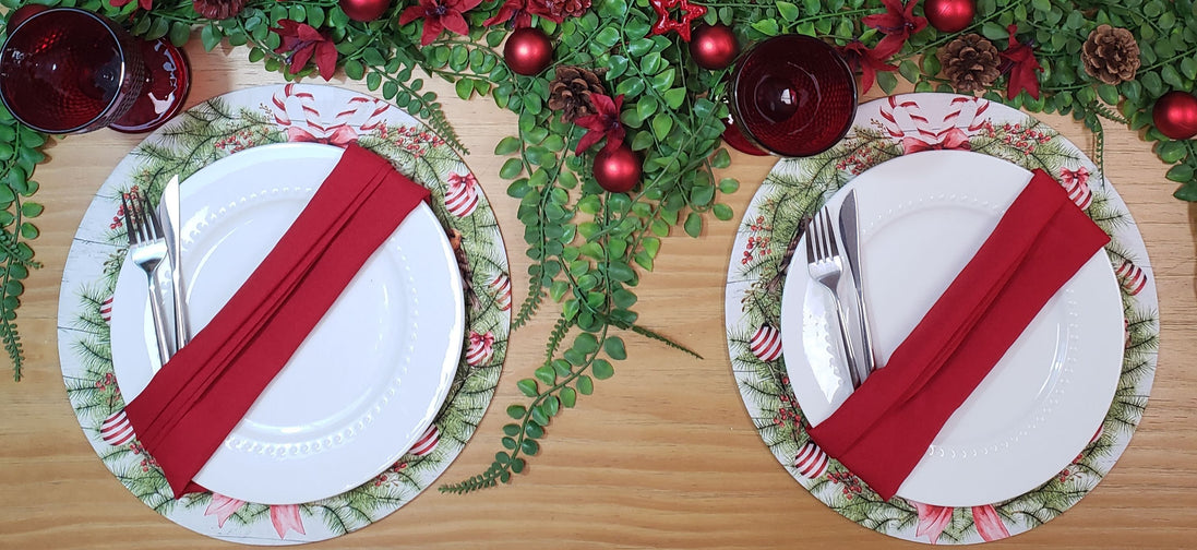 Conjunto de 4 capas de lugar-americano redondas Pano de Esquilo de Natal 35,5 cm diâmetro | Vermelho