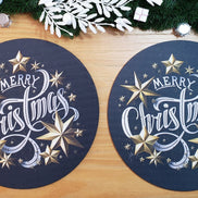 Conjunto de 4 capas redondas para jogos americanos, tecido Feliz Natal, 35,5 cm diâmetro