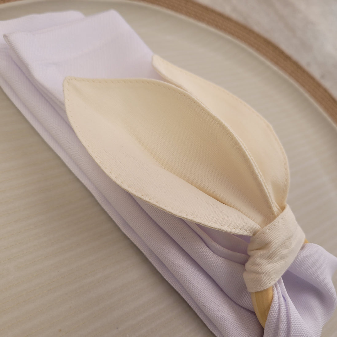 Maison Charlo | Conjunto de 4 Porta-Guardanapos Orelha de Coelho | Decoração de Páscoa para Mesa (Branco Off-white)