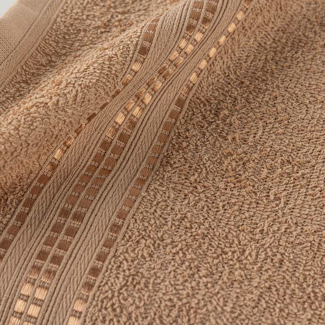 Set of 2 Cotton Bath Towels 49.2 x 25.6 in – 260 GSM Lightweight Soft Everyday Towels