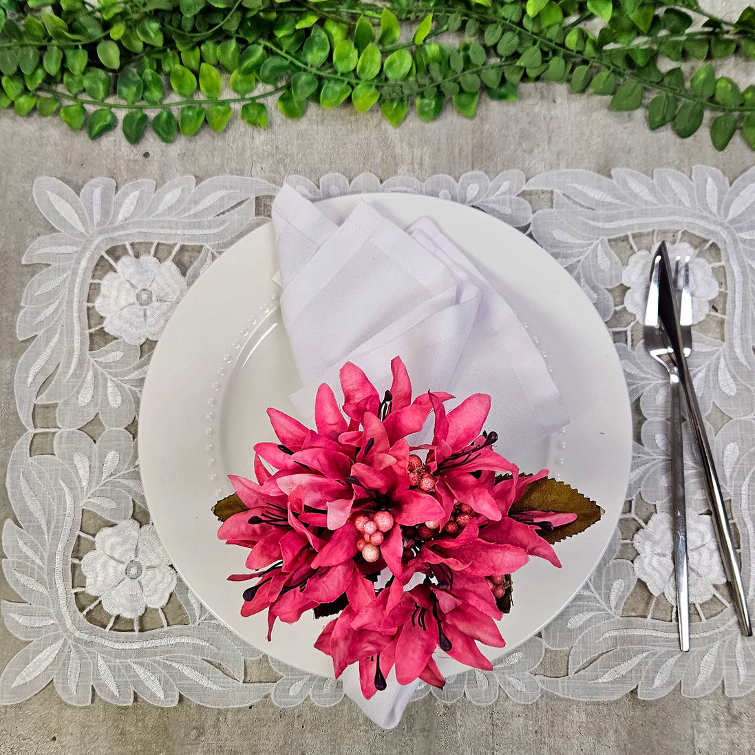 Maison Charlo Conjunto de 4 Anéis de Guardanapo de Flores Lírios Rosa Celebração