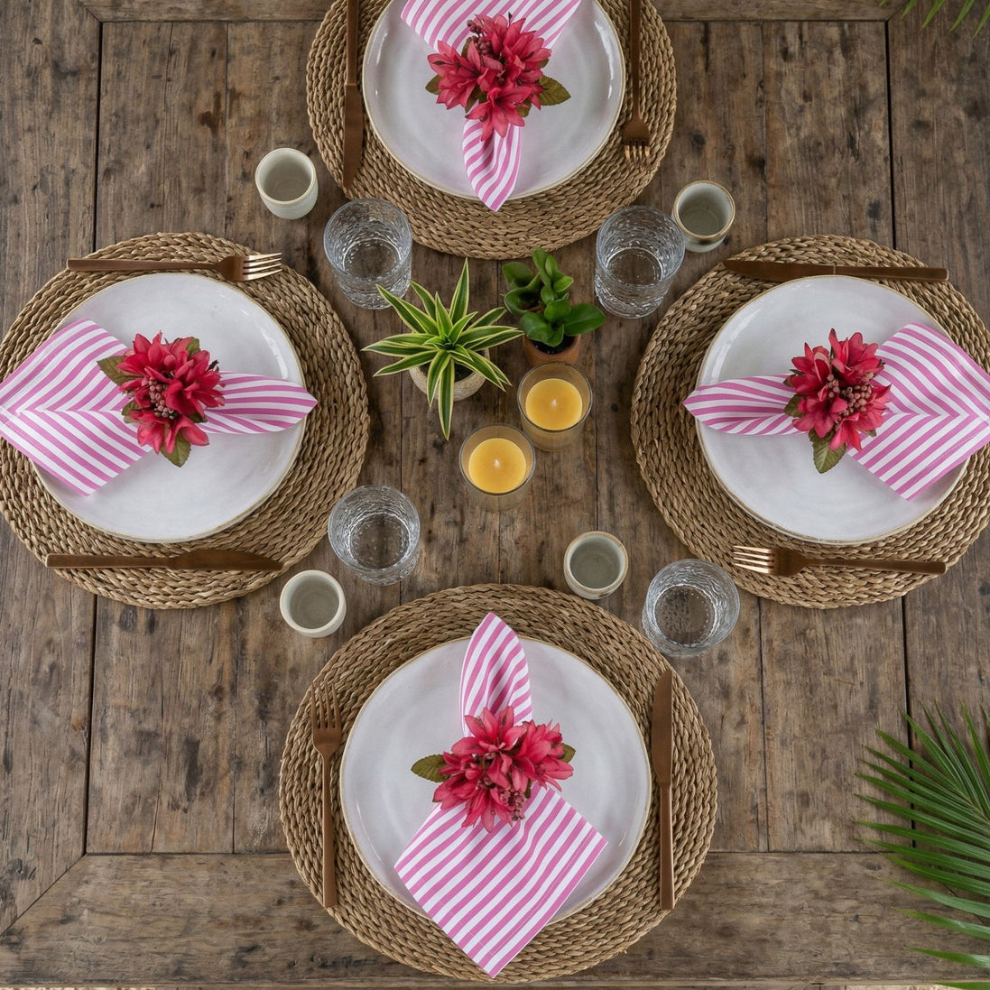 Maison Charlo Conjunto de 4 Anéis de Guardanapo de Flores Lírios Rosa Celebração