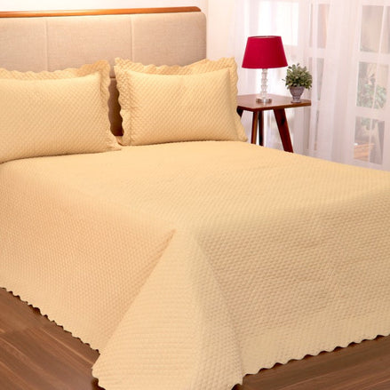 Queen Quilted Bedspread Set 3 Pieces Hazelnut Beige 98.4 x 94.5 in – Soft Microfiber Bedding
