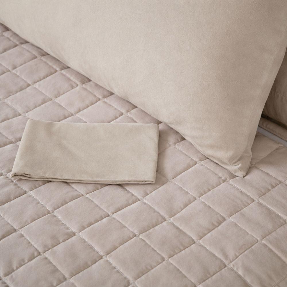 Long Body Pillow Cover 57.5 x 18.1 in – Microfiber 300 Thread Count with Zipper