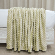 Fleece Blanket Queen 86.6 x 94.5 in – Soft Plush Throw with Bubble Texture