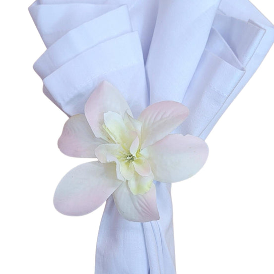 Conjuntos de 6 ou 12 anéis de guardanapo com mini orquídeas off-white e rosas mistas