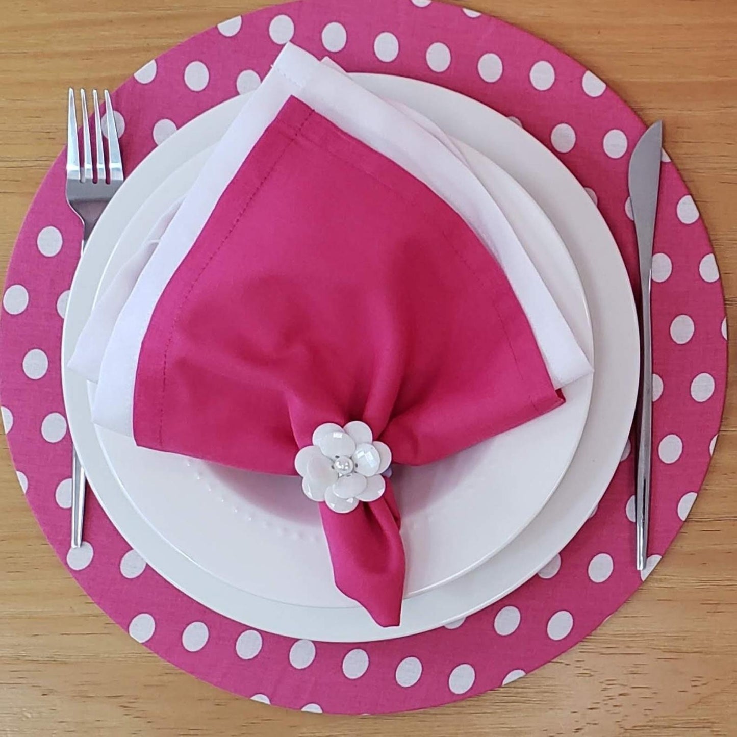 Charlo's Set of 4 Round Placemats Covers 14 Dia inch Dot Polka Pink