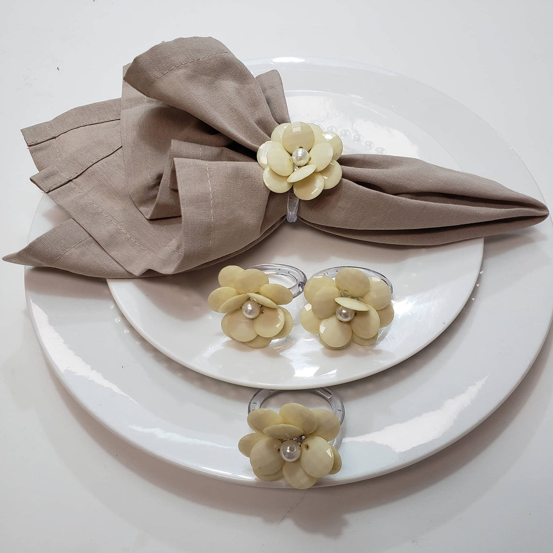 Maison Charlô | Conjunto de 4 Anéis de Guardanapo Delicados com Flores | Casamento, Ação de Graças, Natal, Ano Novo, Casamento, Banquete, Aniversário